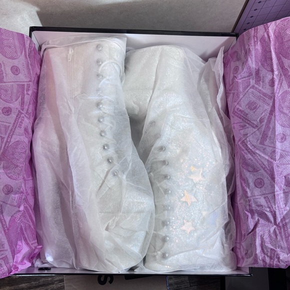 YRU Xtra- Mya White Star Glitter Platform Boots - Picture 8 of 15